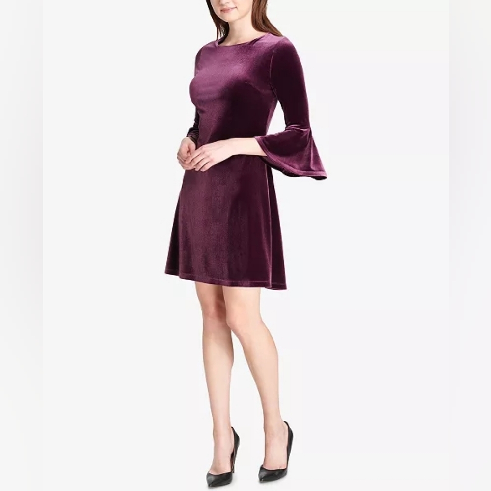 Tommy HilfigerVelvet Bell-Sleeve Dress